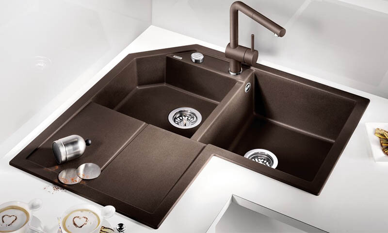 Corner kitchen sink design